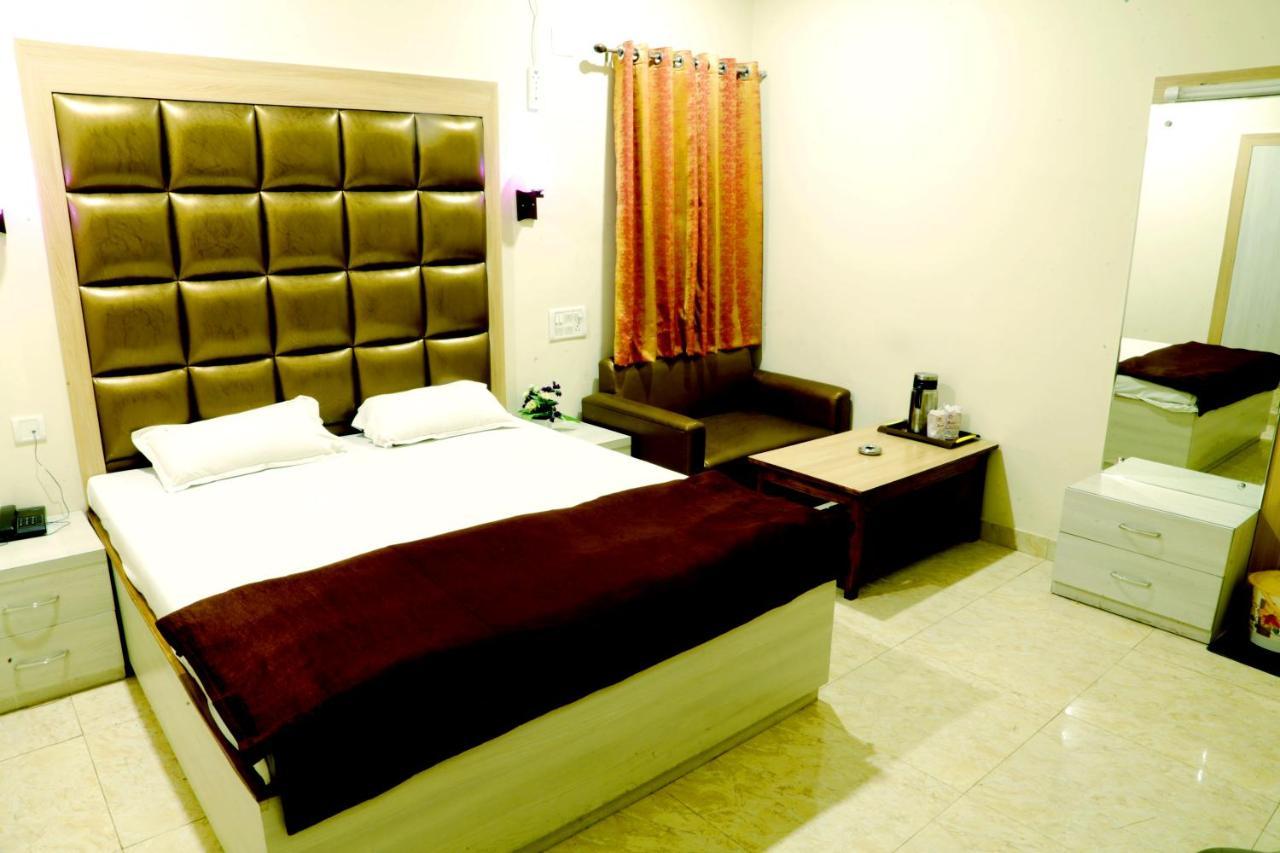 Hotel Prayag Allāhābād Junction Eksteriør bilde
